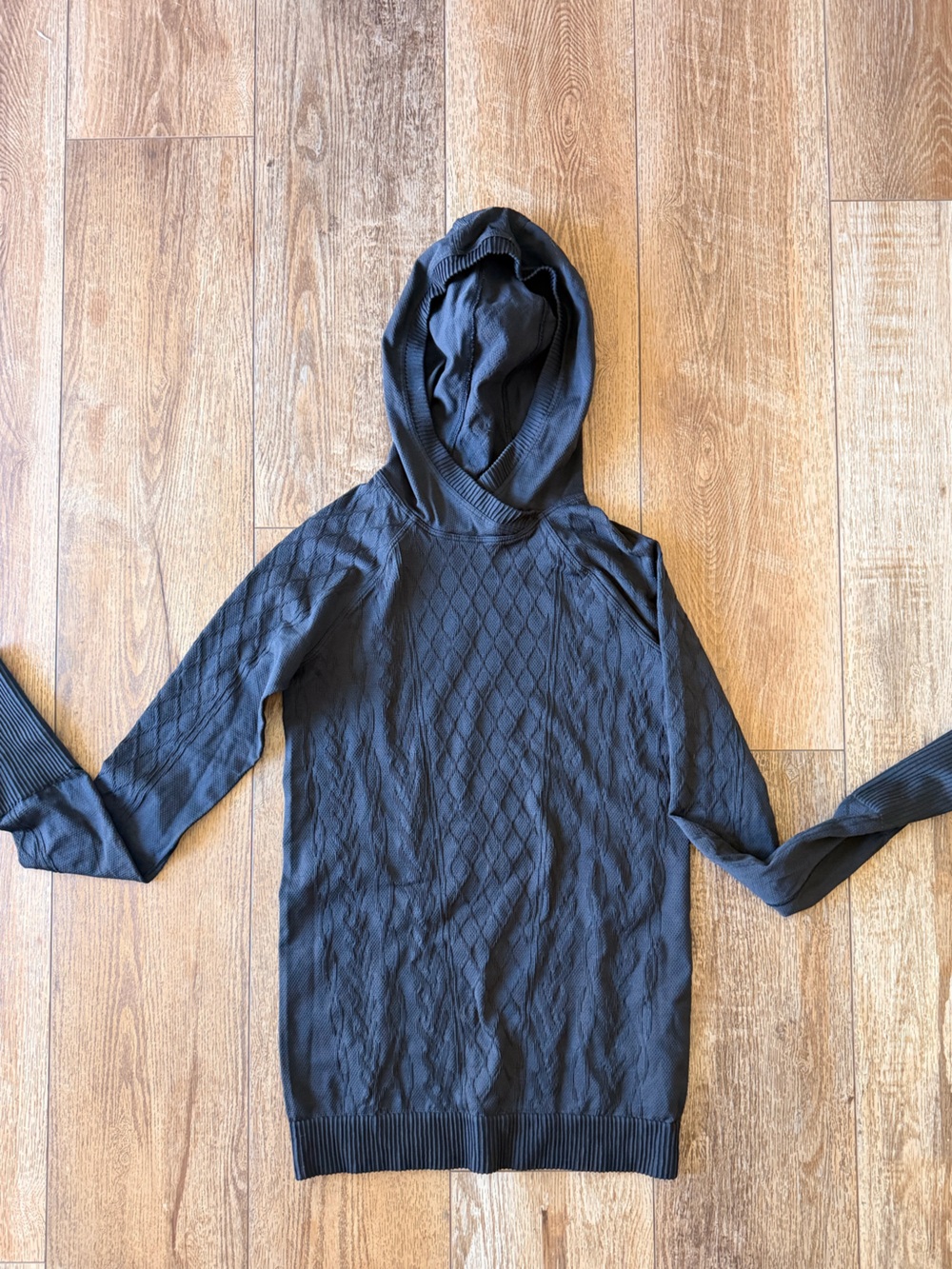 Lululemon Cable Knit Pattern Run Swiftly Long Sleeve with hood